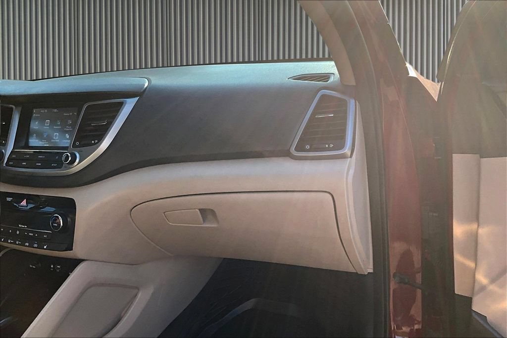 Used 2018 Hyundai Tucson Value AWD/4WD image 17