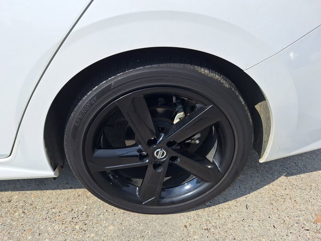 Used 2023 Nissan Sentra SR w/ Trunk Package image 24