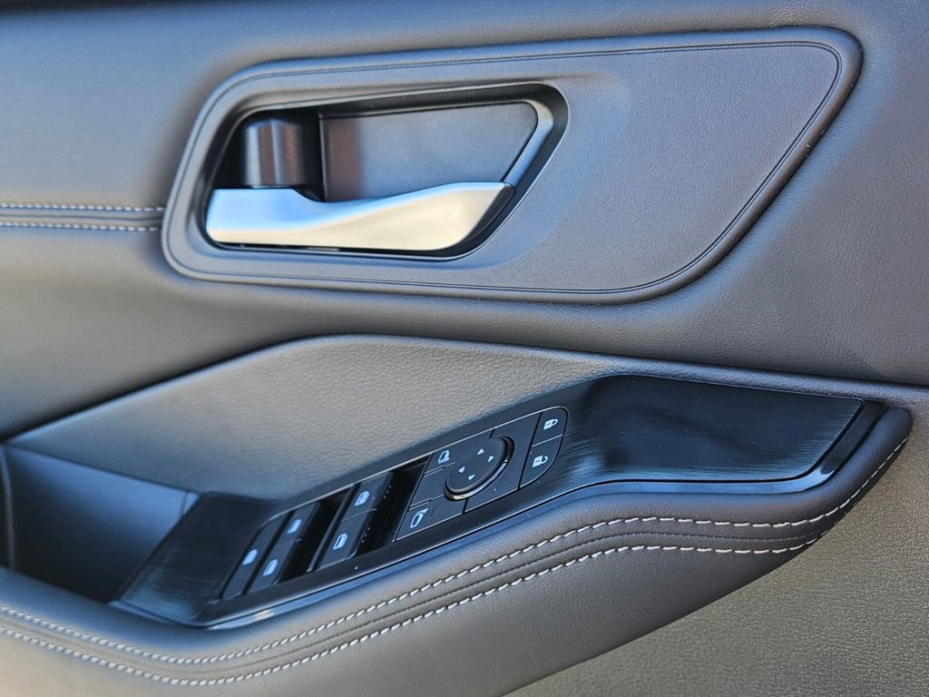 New 2026 Nissan Rogue SV image 28