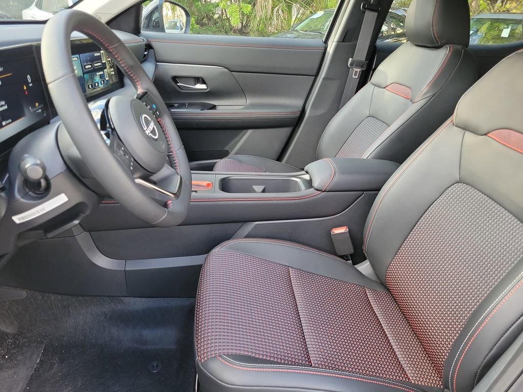 New 2025 Nissan Kicks SR image 23