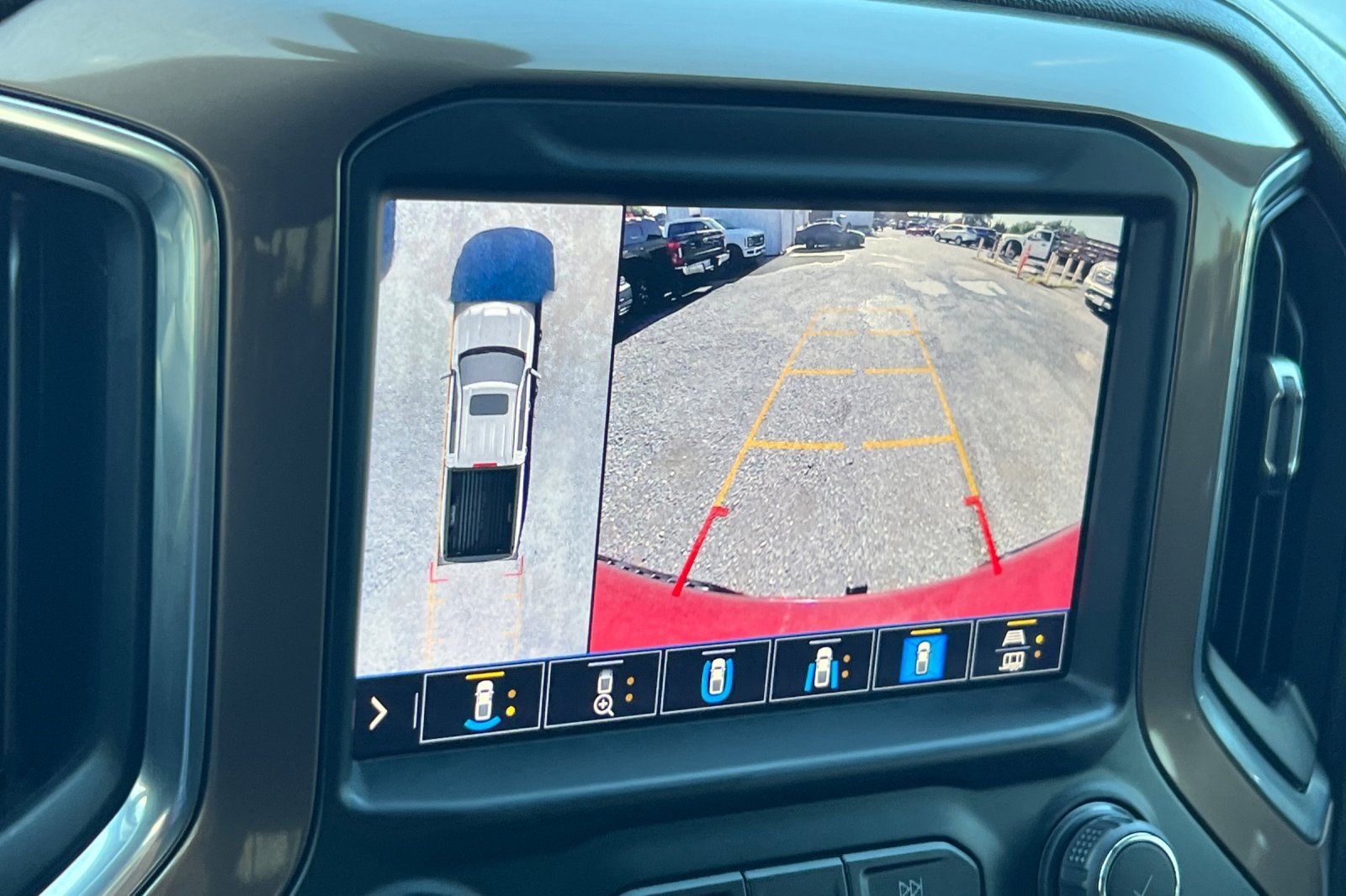 Used 2020 Chevrolet Silverado 1500 High Country w/ Technology Package image 20