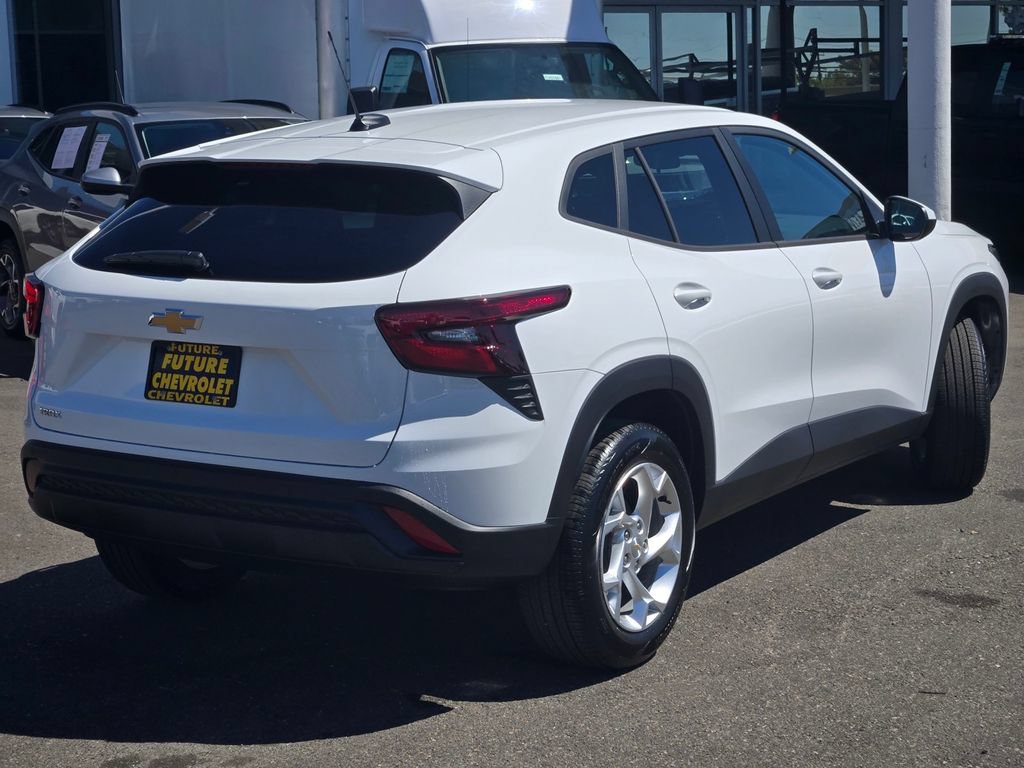New 2026 Chevrolet Trax LS w/ LS Convenience Package FWD image 4
