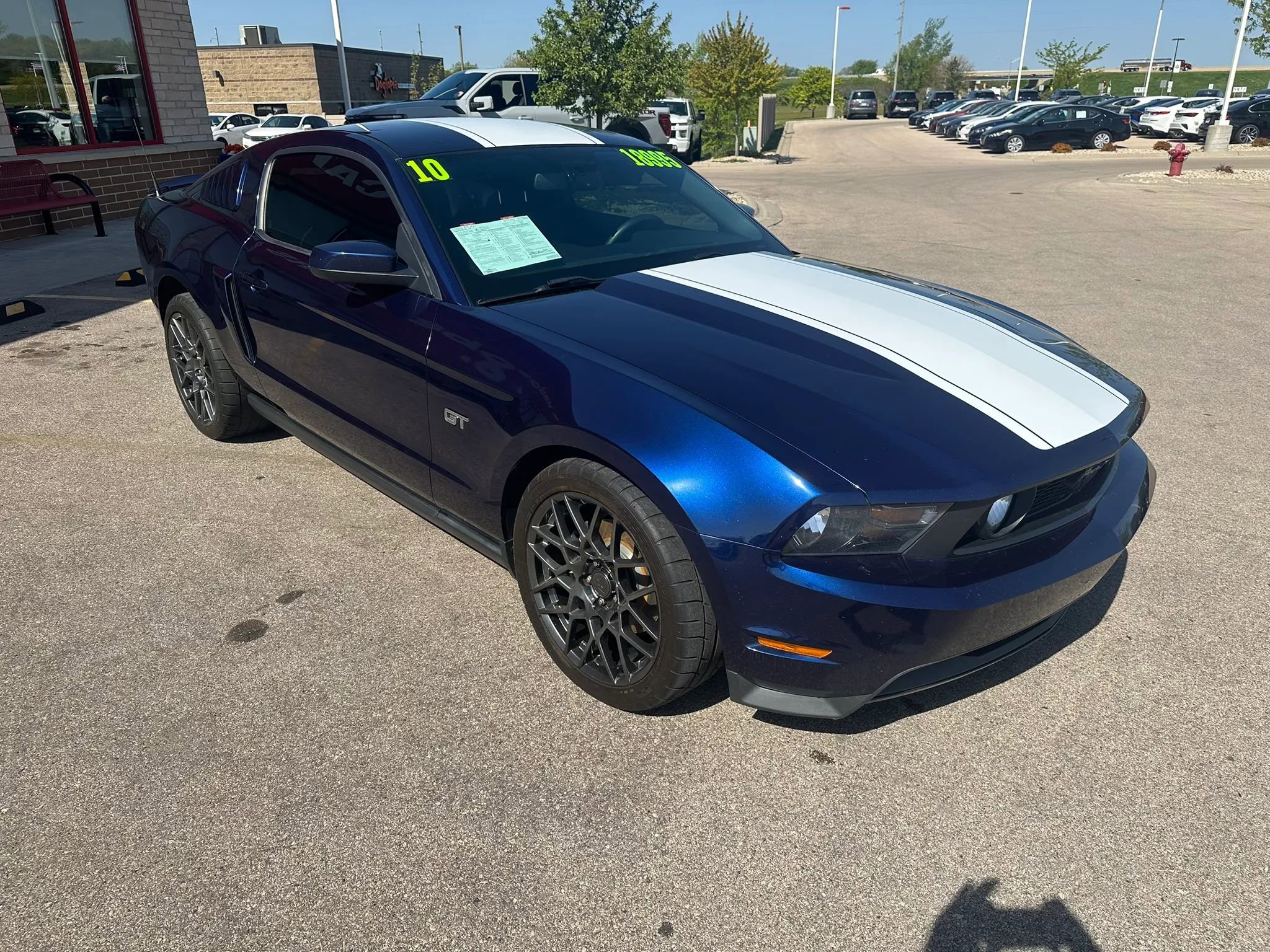 Used 2010 Ford Mustang GT RWD image 3