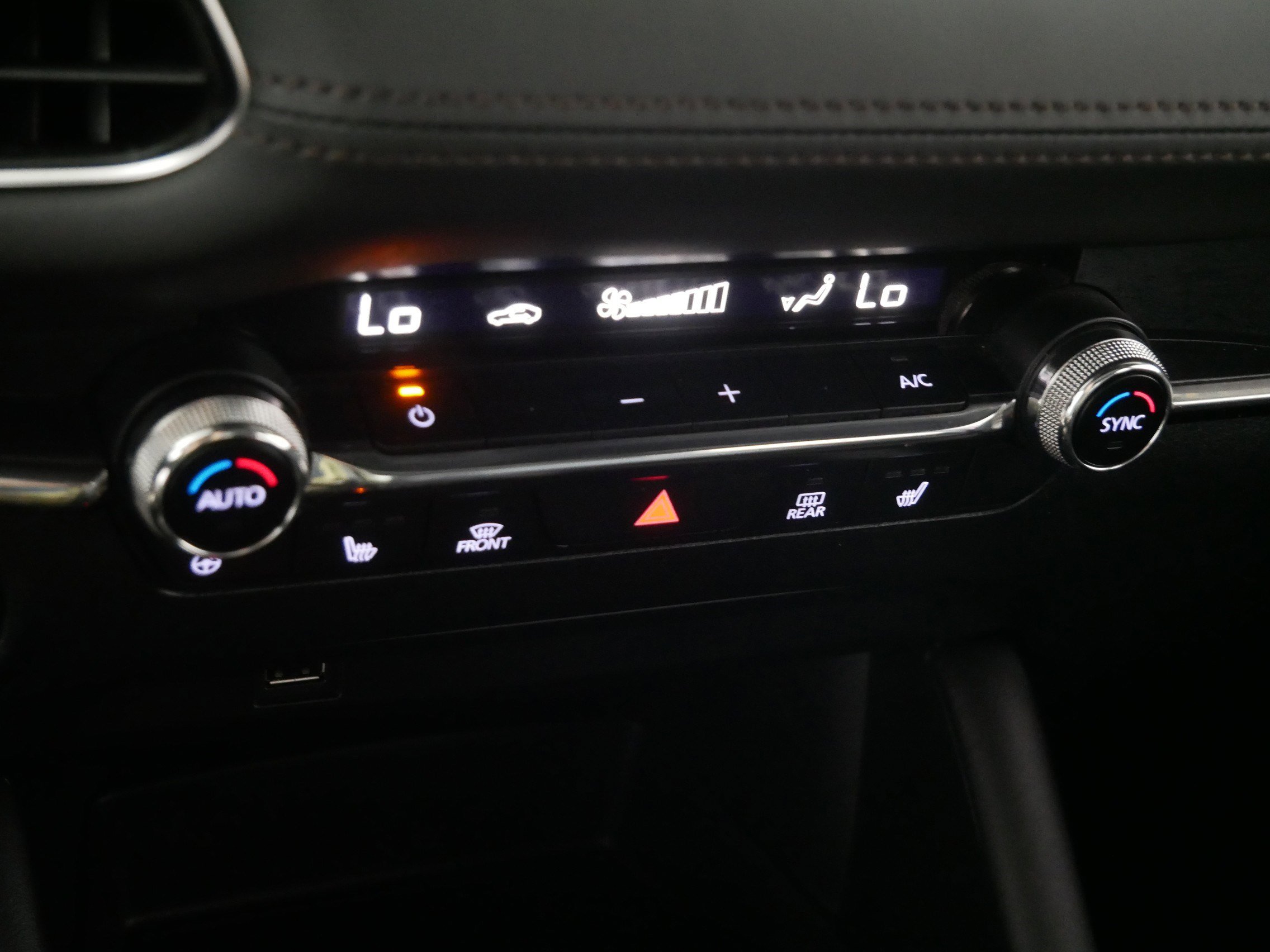 Used 2021 MAZDA MAZDA3 Hatchback w/Premium Plus Pkg image 23