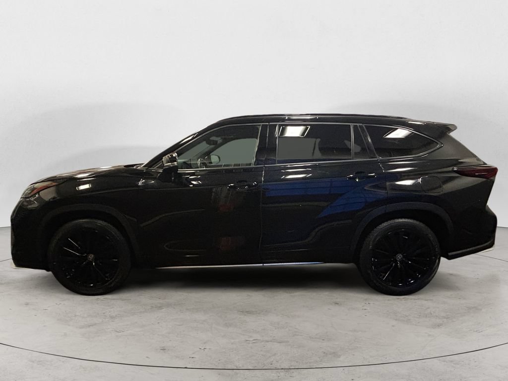 Used 2025 Toyota Highlander XSE AWD/4WD image 2