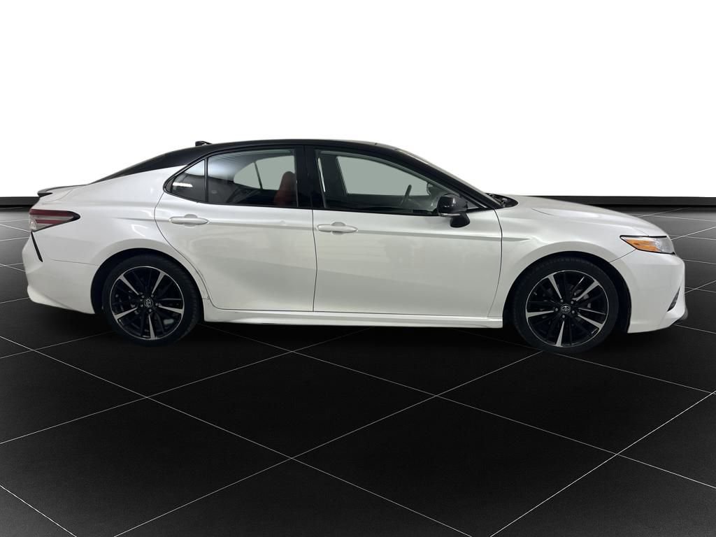 Used 2019 Toyota Camry XSE image 6