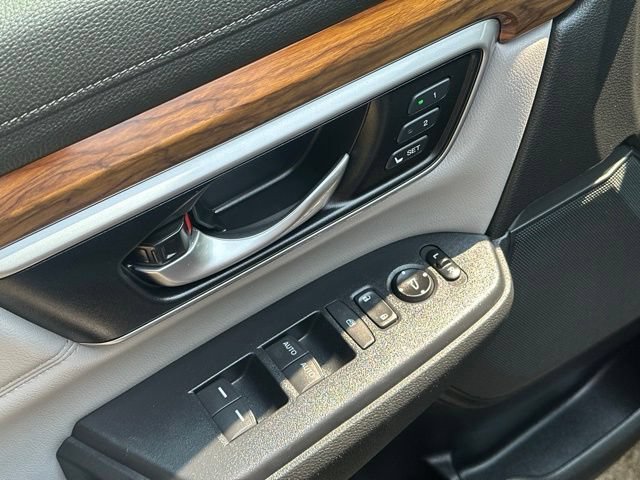 Used 2018 Honda CR-V Touring image 11