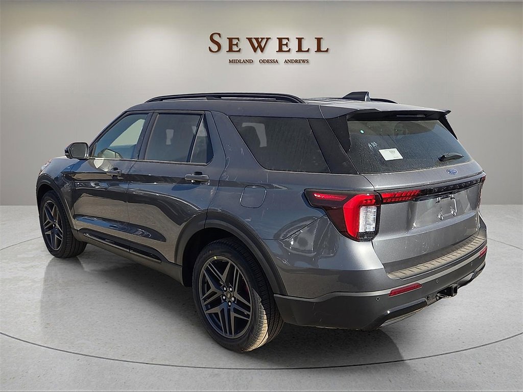 New 2026 Ford Explorer ST-Line w/ ST-Line Street Pack image 3