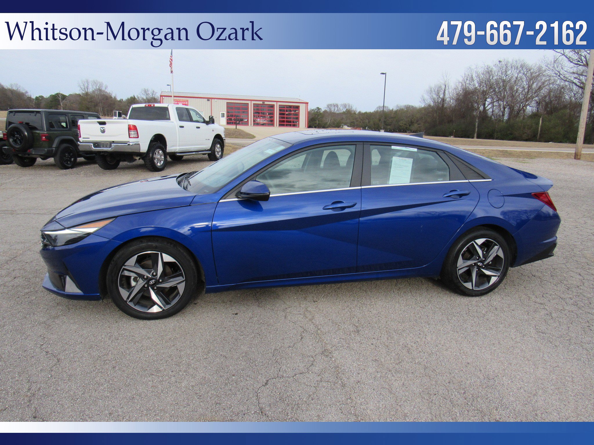 Used 2023 Hyundai Elantra Limited w/ Preferred Accessory Package image 5