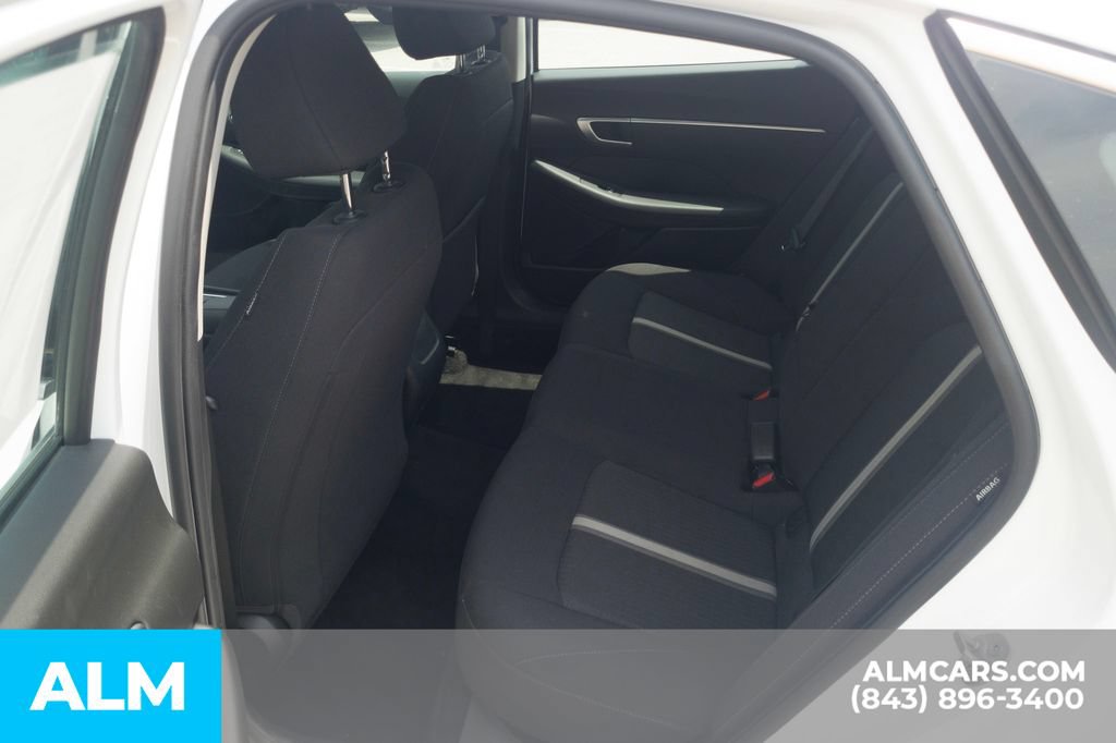Certified 2025 Hyundai Sonata SEL FWD image 17