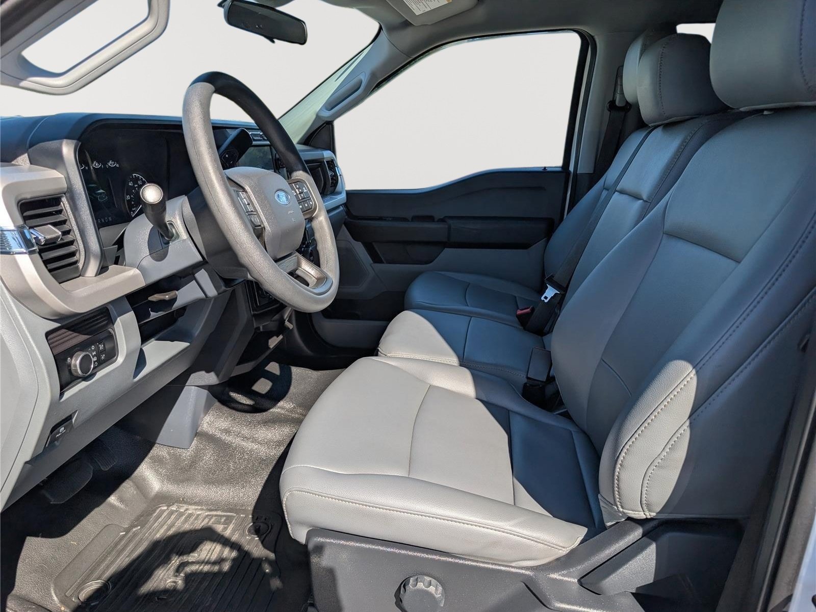 Used 2024 Ford F550 4x4 Crew Cab Super Duty image 15
