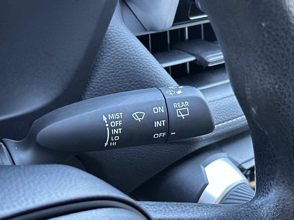Used 2025 Toyota RAV4 LE FWD image 31