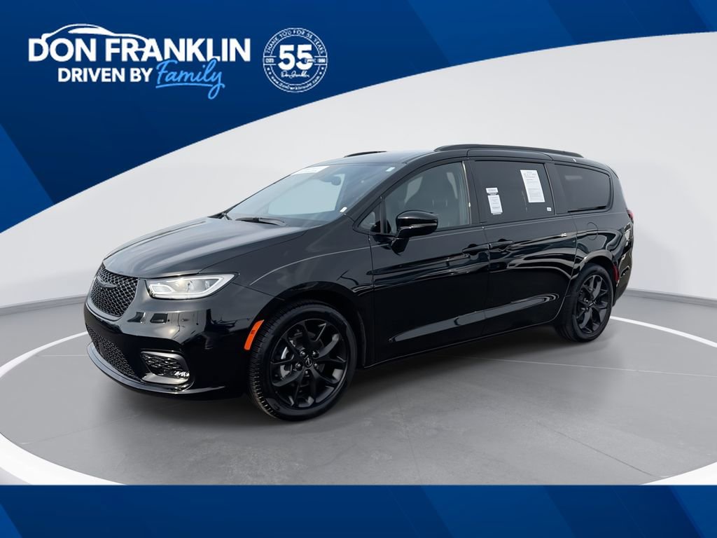 Used 2024 Chrysler Pacifica Touring-L w/ S Appearance Package