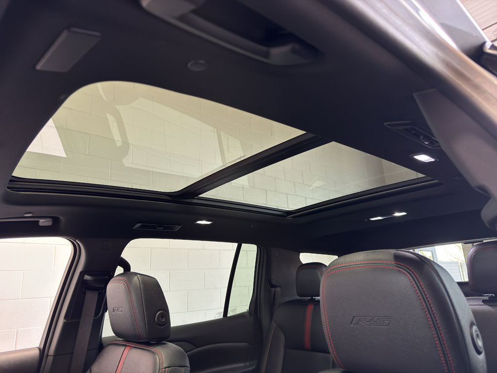 Used 2025 Chevrolet Traverse RS image 43