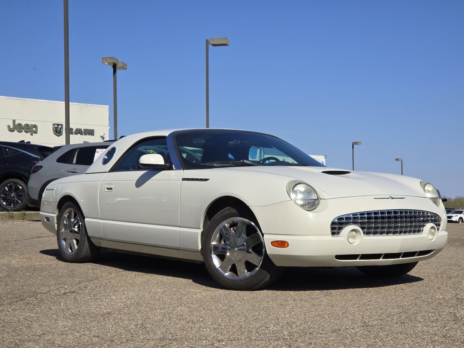 Used 2002 Ford Thunderbird image 2