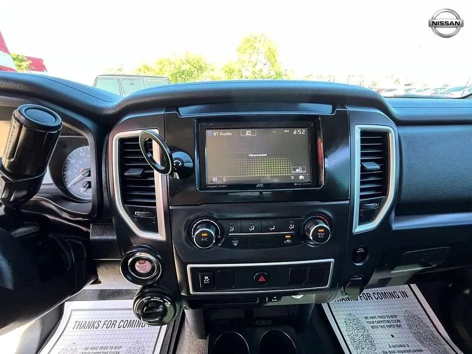 Used 2017 Nissan Titan S AWD/4WD image 22