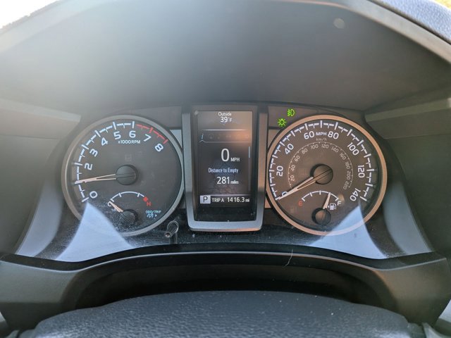 Used 2017 Toyota Tacoma TRD Off-Road image 12