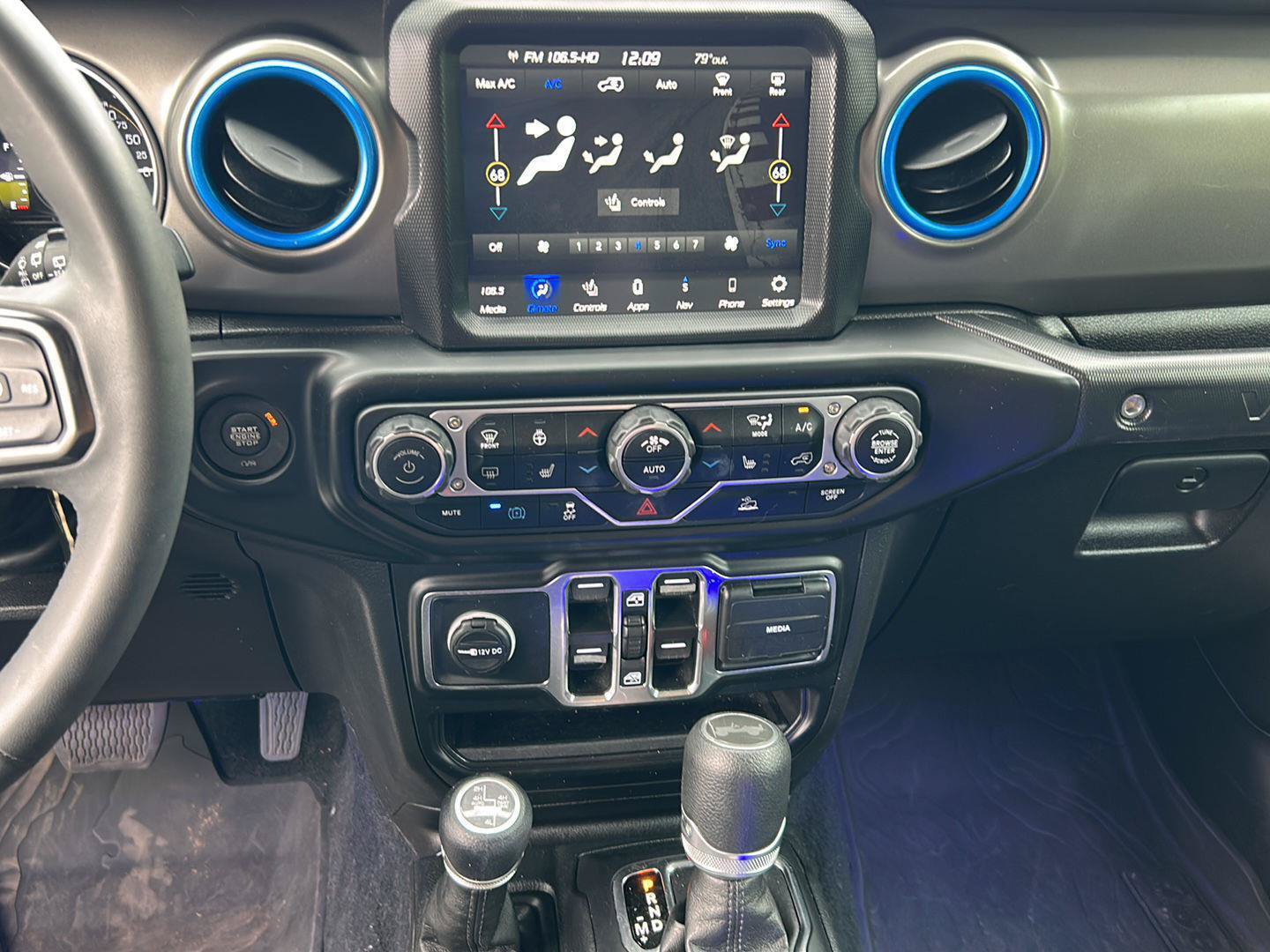 Used 2023 Jeep Wrangler Unlimited w/ Sun & Screen Package AWD/4WD image 14