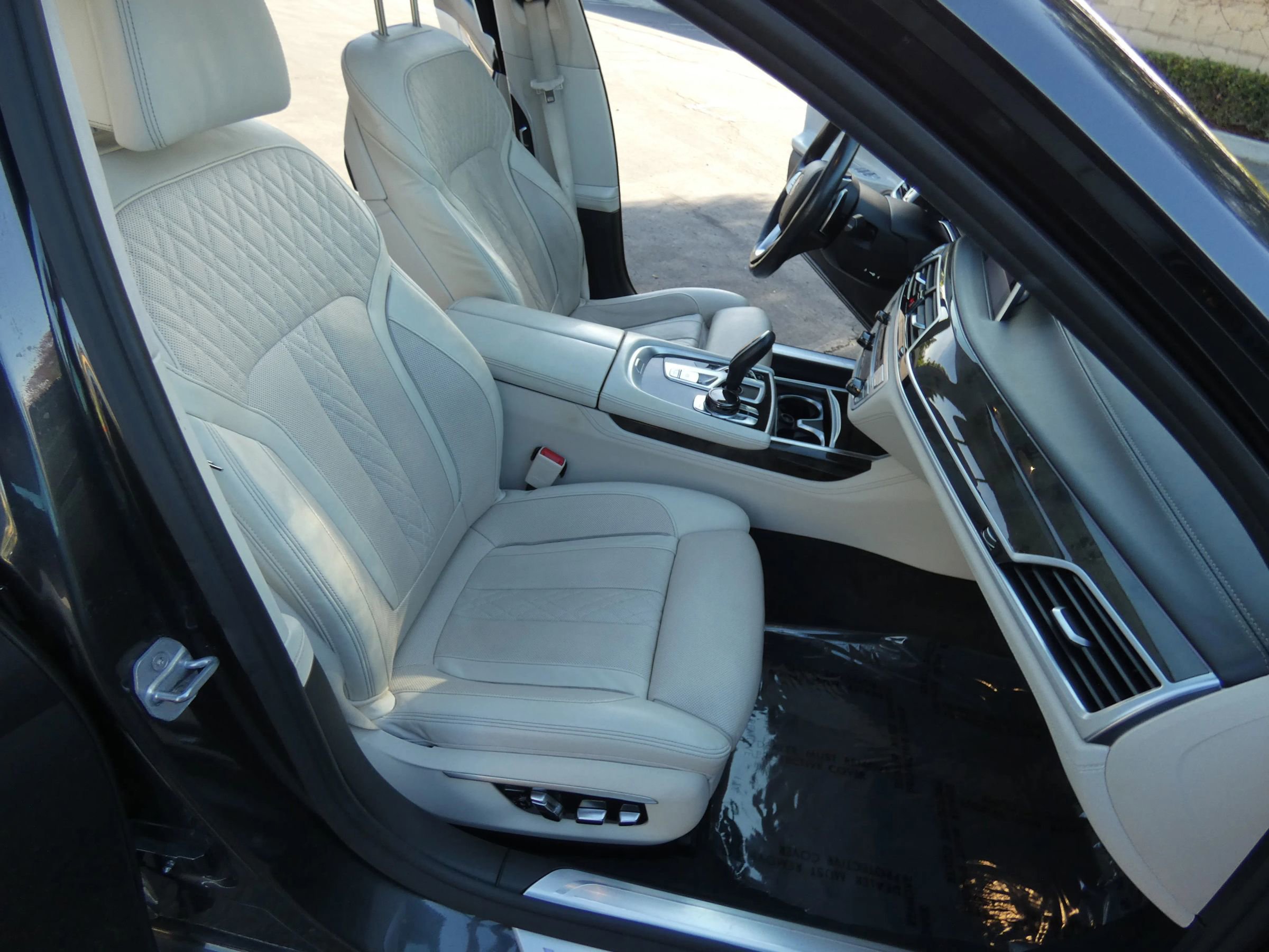 Used 2016 BMW 750i xDrive image 24