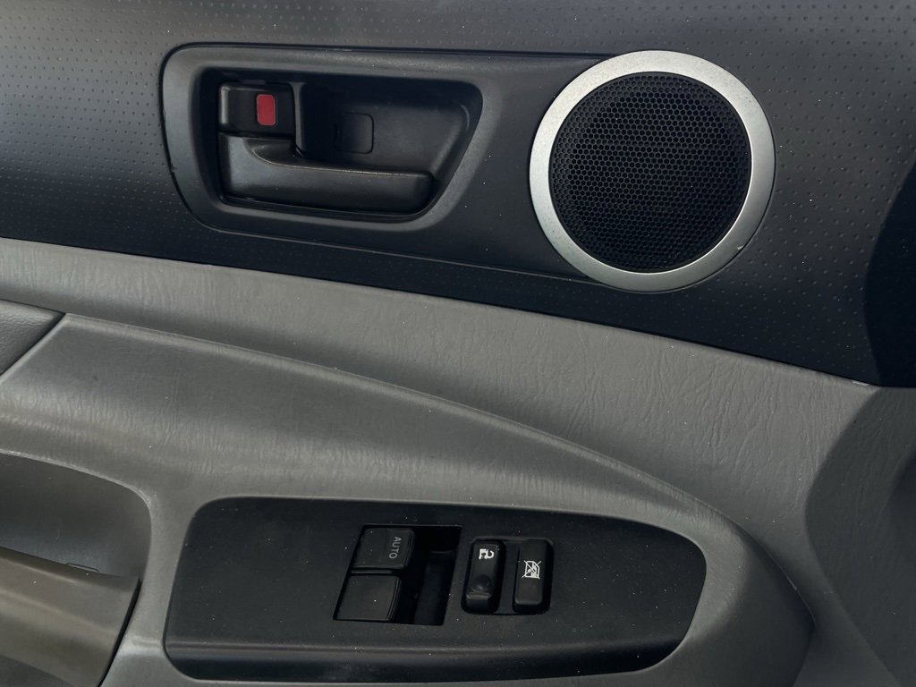 Used 2014 Toyota Tacoma 4x4 Access Cab V6 image 17