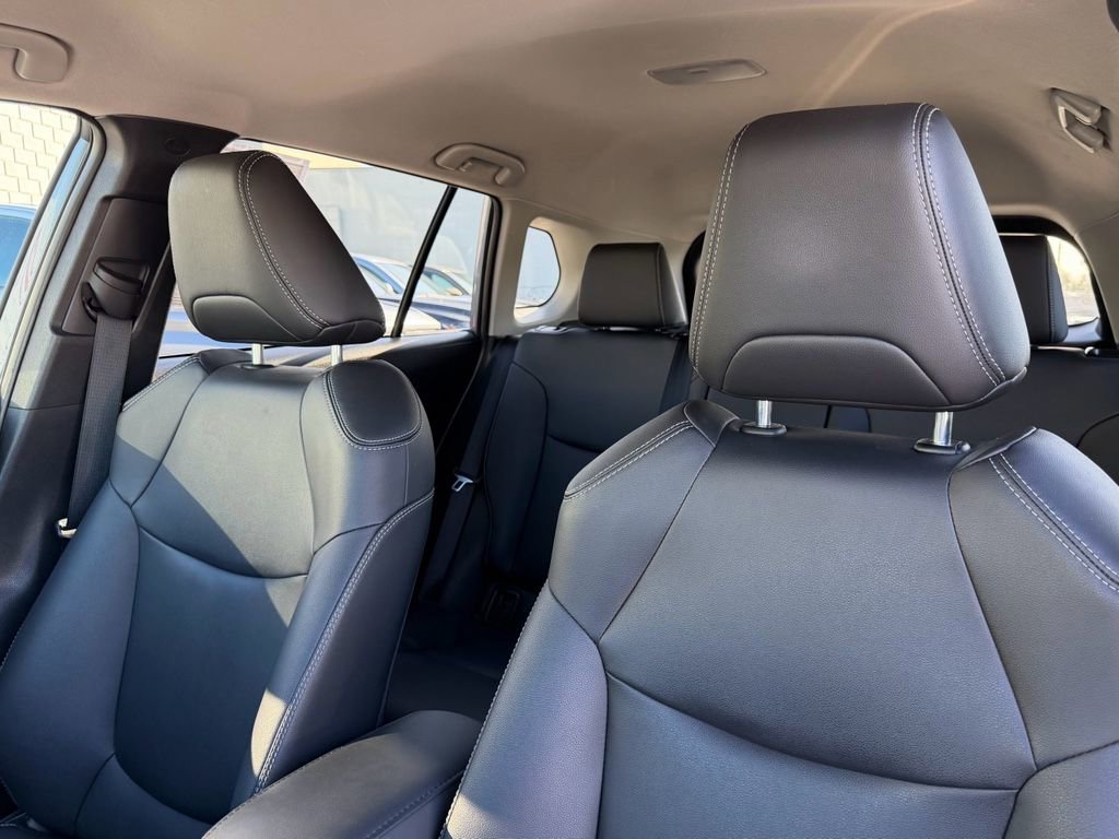 Certified 2023 Toyota Corolla Cross XLE image 16