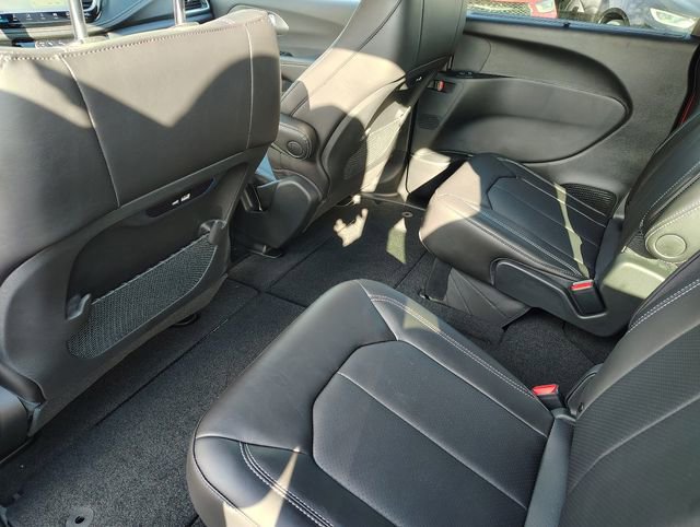 New 2026 Chrysler Pacifica Select w/ S Appearance Package image 30