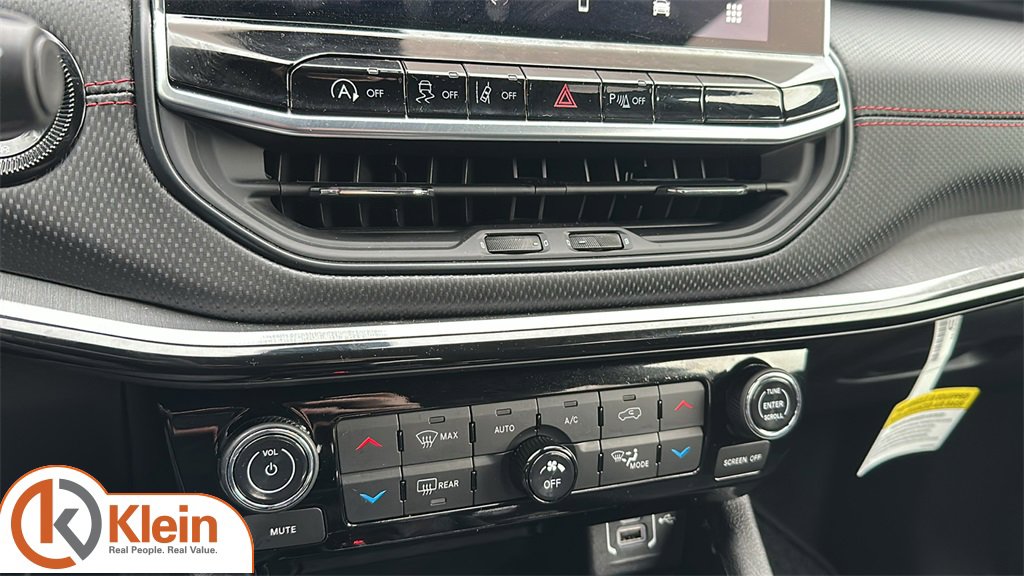 Used 2024 Jeep Compass Trailhawk image 21