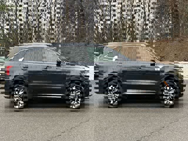 Used 2023 Kia Sorento EX image 3