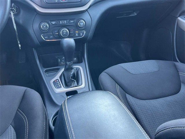 Used 2017 Jeep Cherokee Latitude w/ Safety/Convenience Group image 15