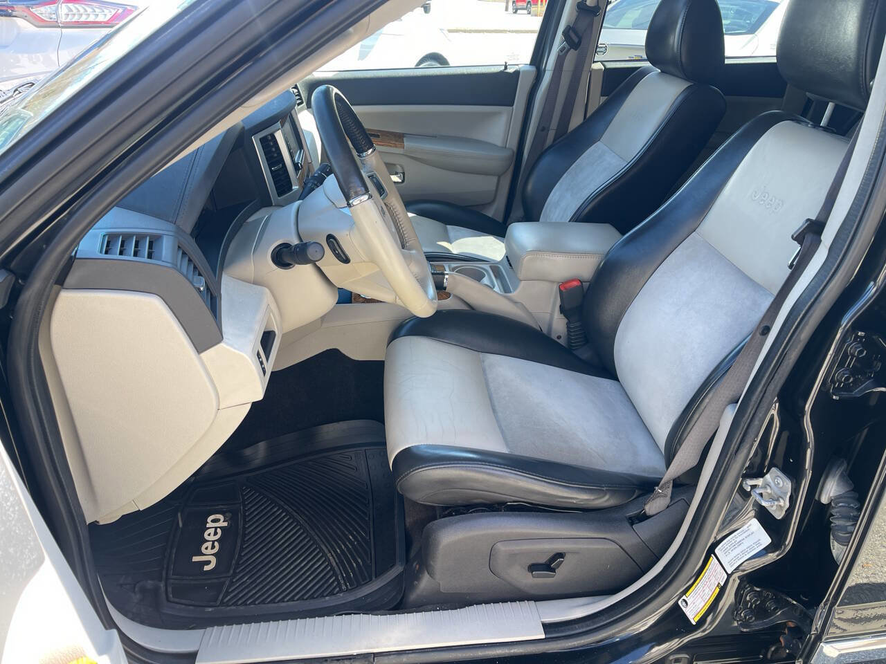 Used 2009 Jeep Grand Cherokee Limited AWD/4WD image 8