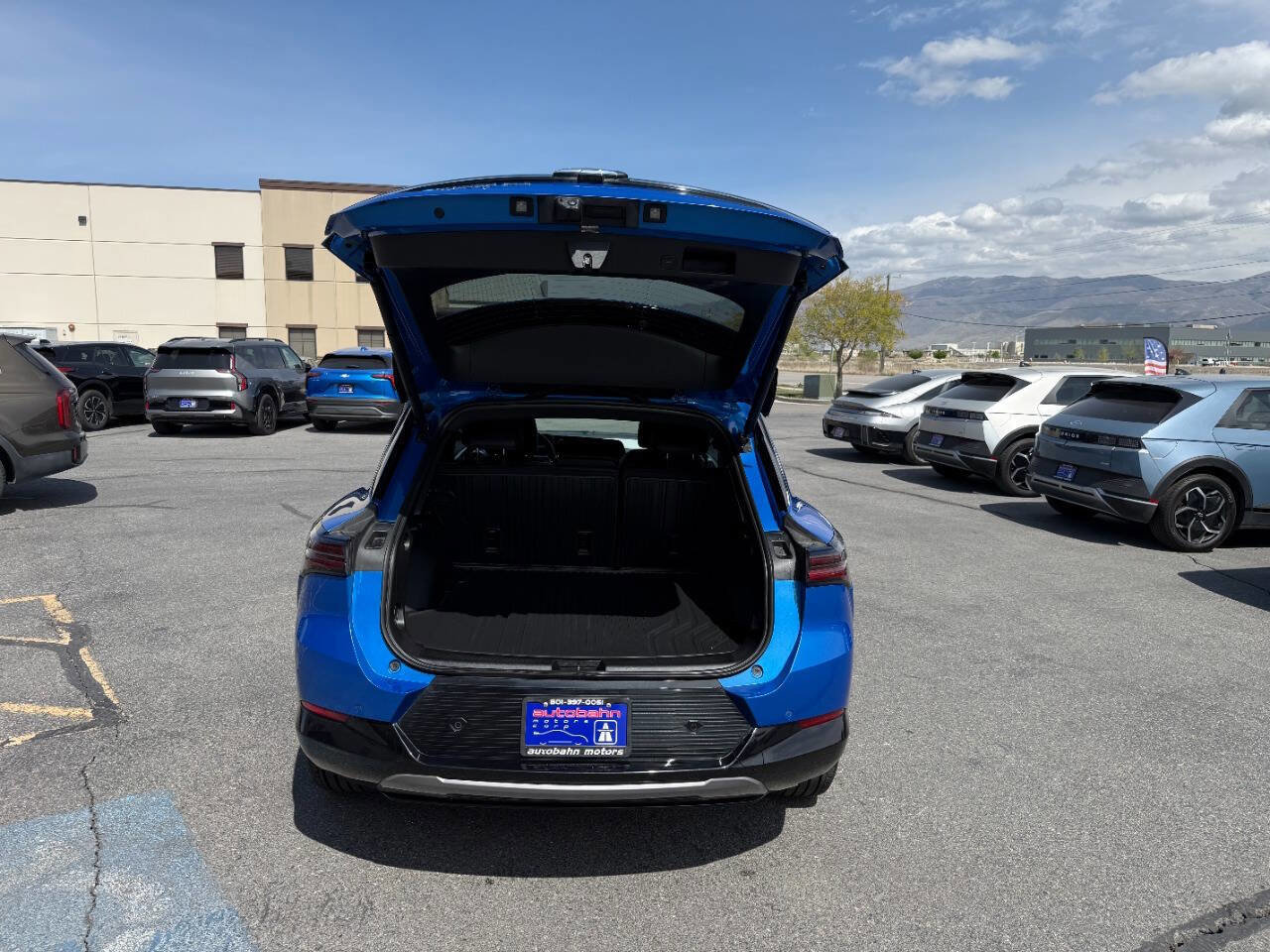Used 2024 Chevrolet Equinox EV LT w/ LPO, All-Weather Mat Package image 21