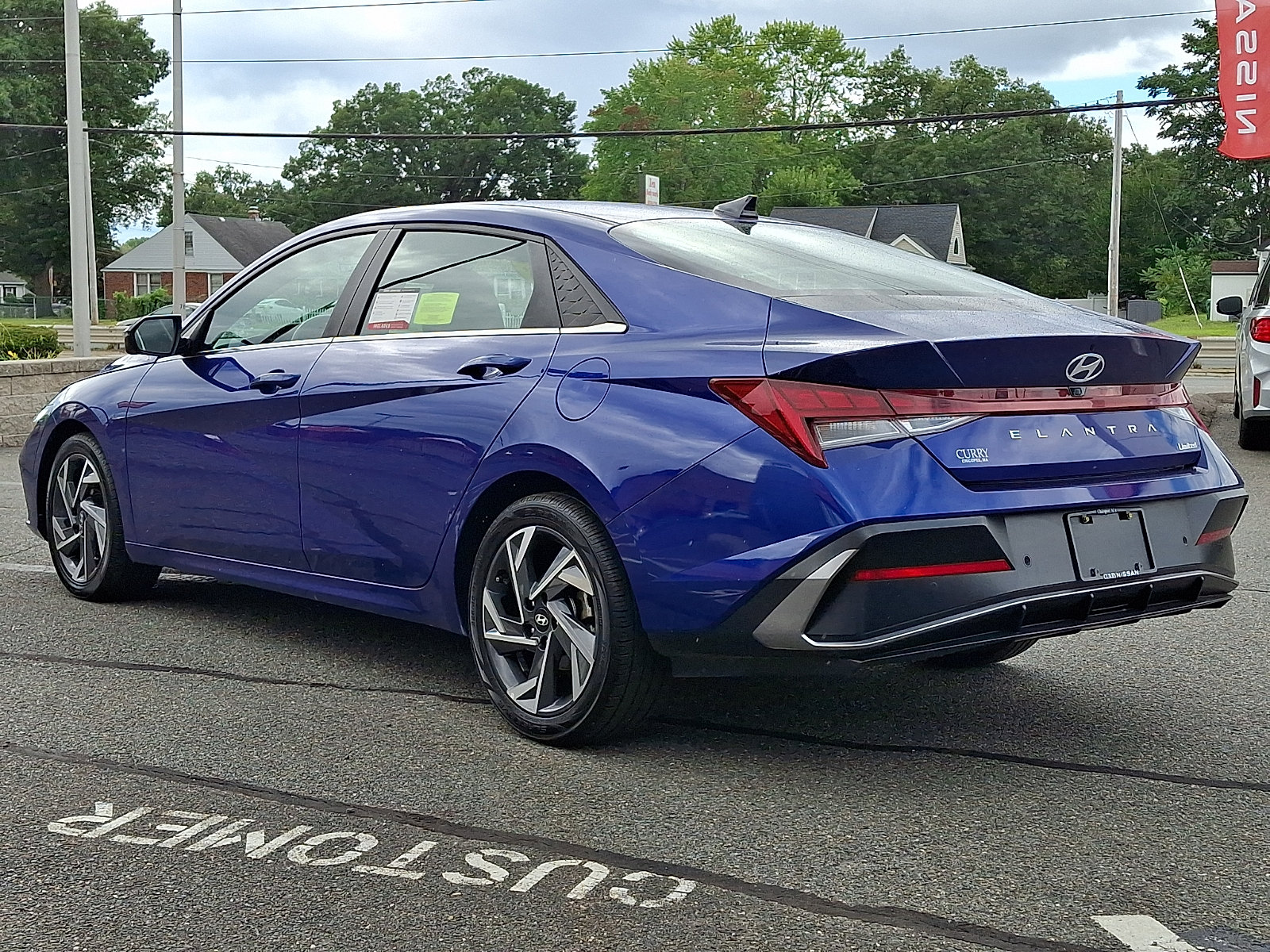 Used 2024 Hyundai Elantra Limited FWD image 4
