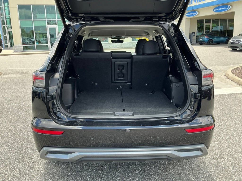 Used 2025 Mitsubishi Outlander AWD image 19
