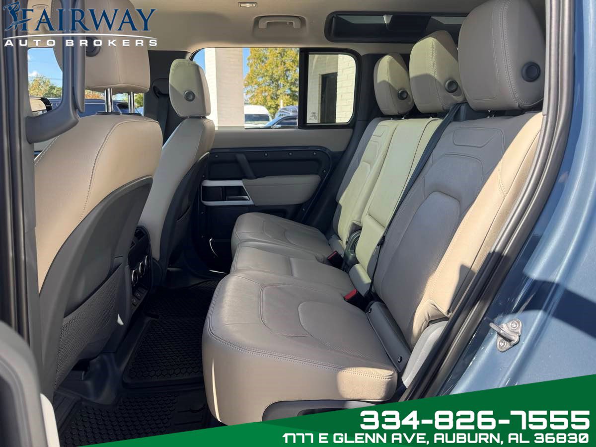 Used 2023 Land Rover Defender 110 SE image 11