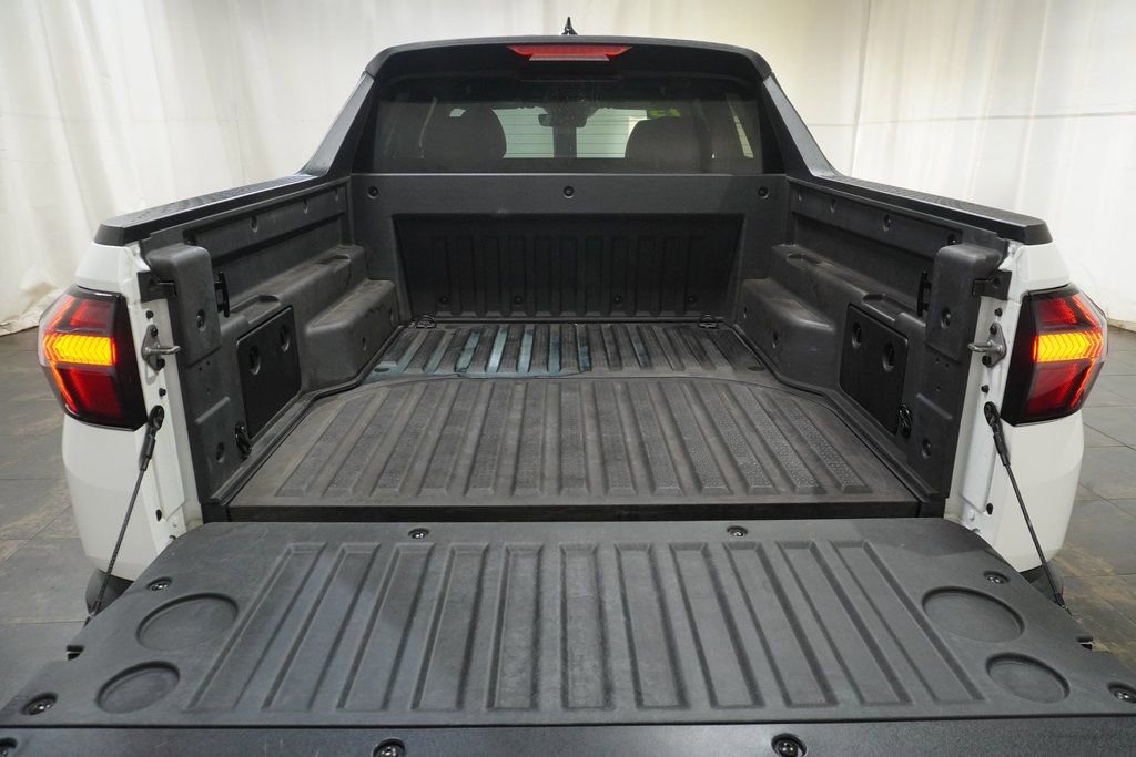 Used 2023 Hyundai Santa Cruz SE image 6