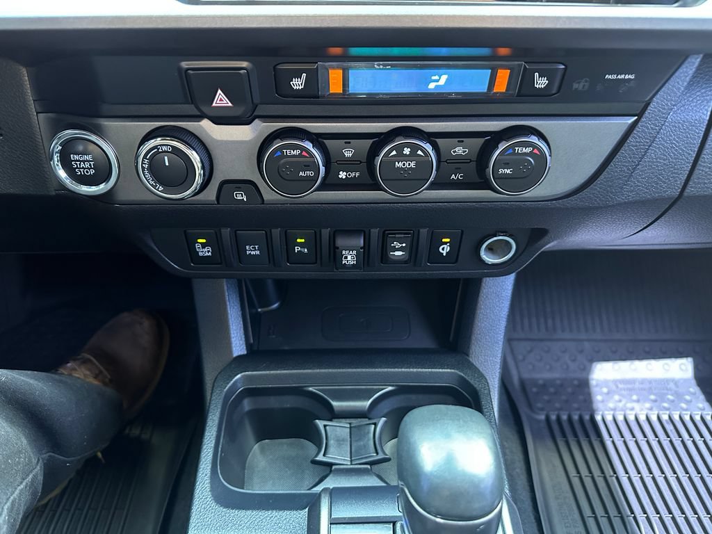 Used 2019 Toyota Tacoma TRD Off-Road AWD/4WD image 17