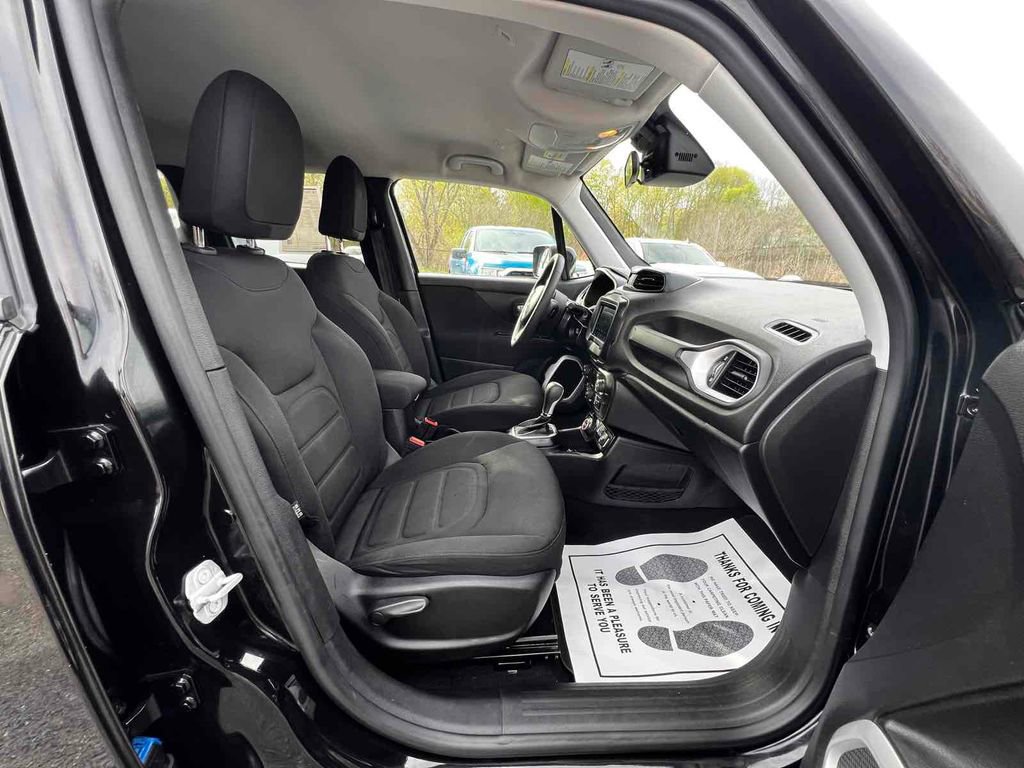 Used 2018 Jeep Renegade Latitude image 13