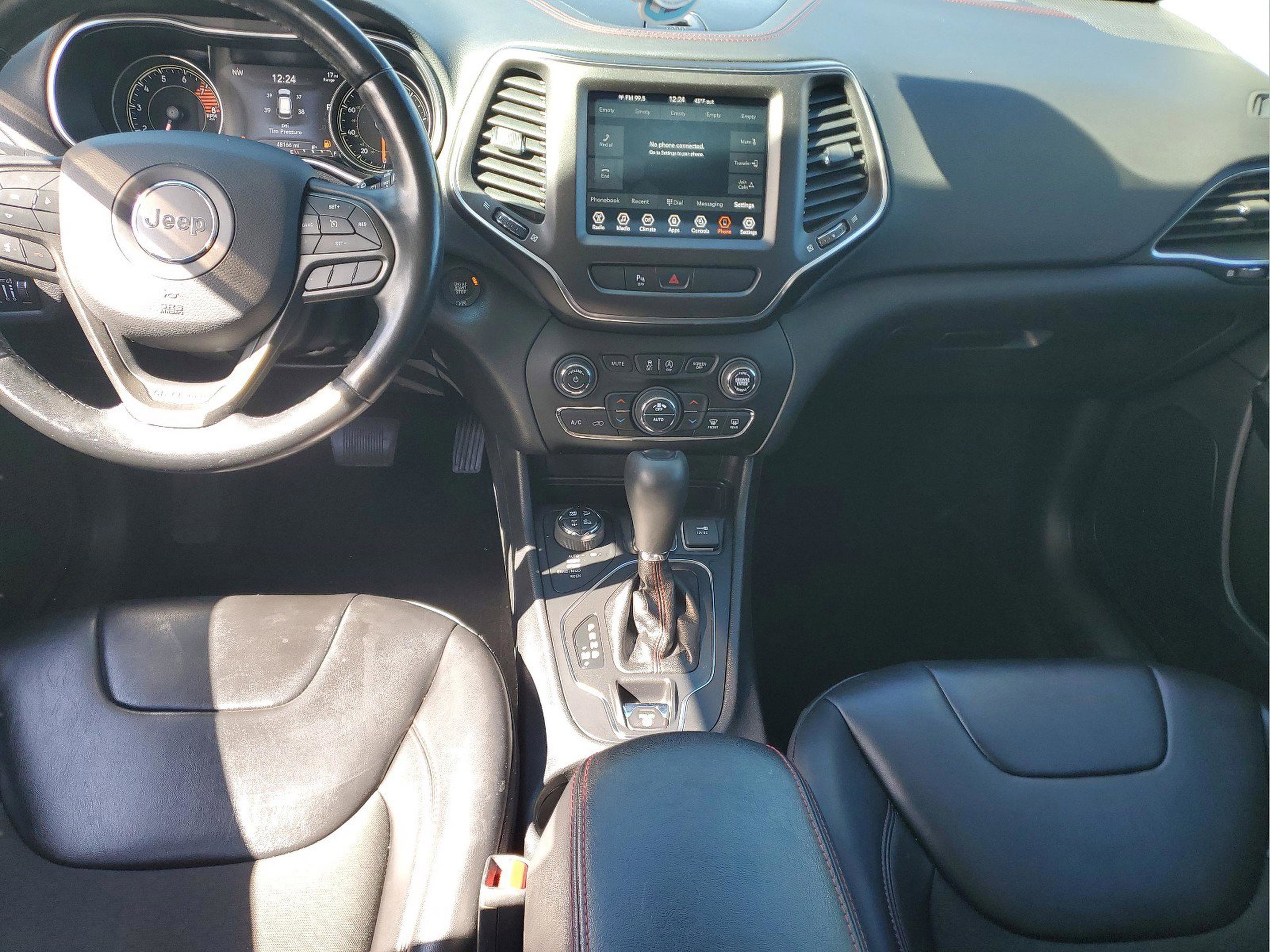 Used 2020 Jeep Cherokee Trailhawk w/ Cold Weather Group image 15