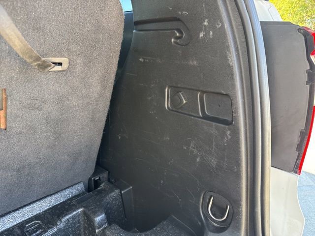 Used 2023 GMC Acadia SLE w/ Driver Convenience Package image 31