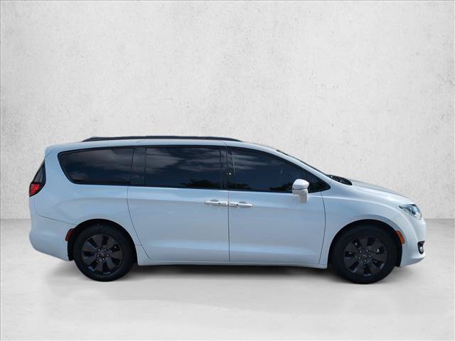 Used 2020 Chrysler Pacifica Limited w/ S Appearance Package FWD image 4