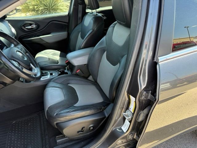 Used 2014 Jeep Cherokee Limited w/ Luxury Group AWD/4WD image 31