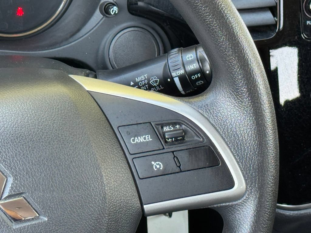 Used 2020 Mitsubishi Outlander ES AWD/4WD image 23