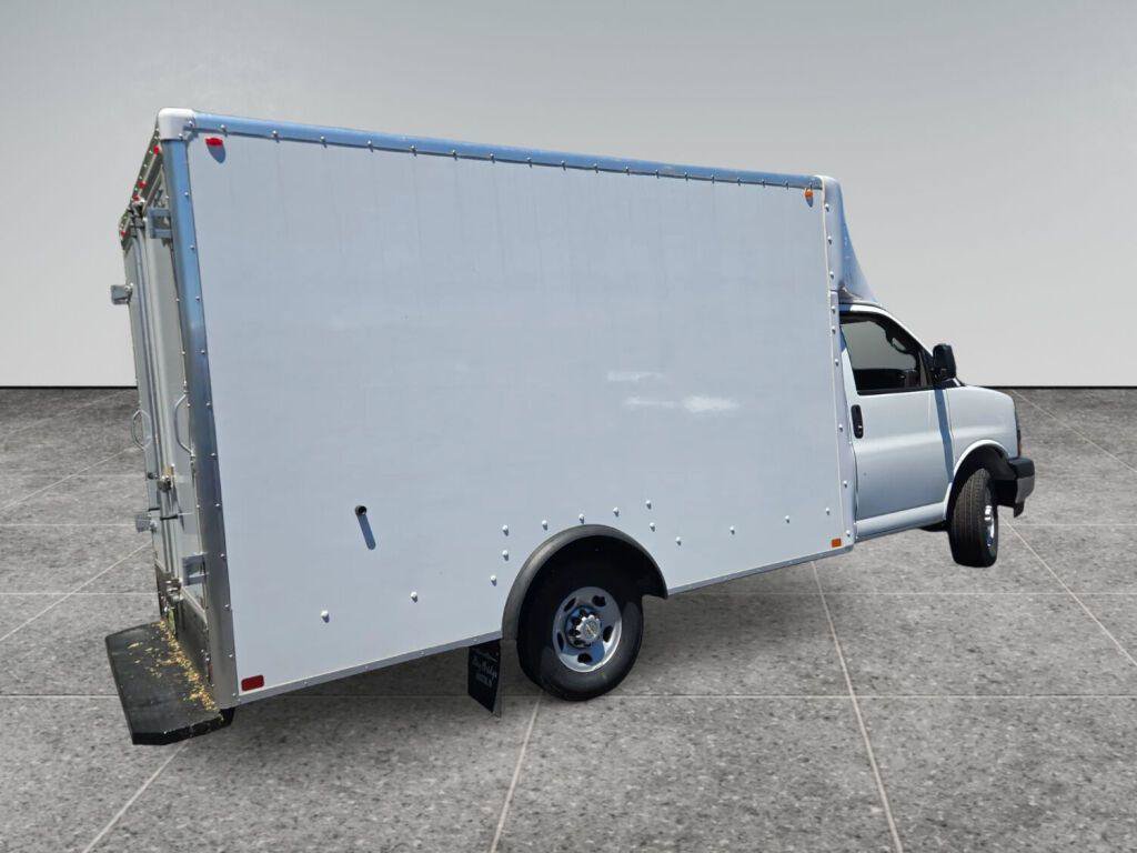 New 2026 Chevrolet Express 3500 w/ Power Convenience Package RWD image 7