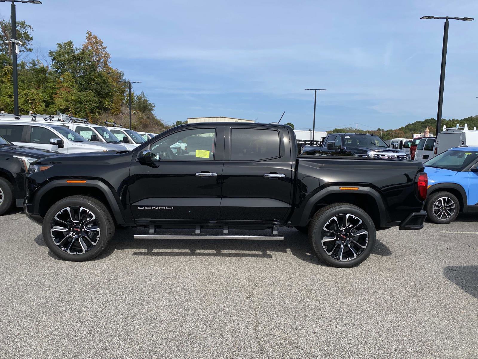 New 2026 GMC Canyon Denali image 2
