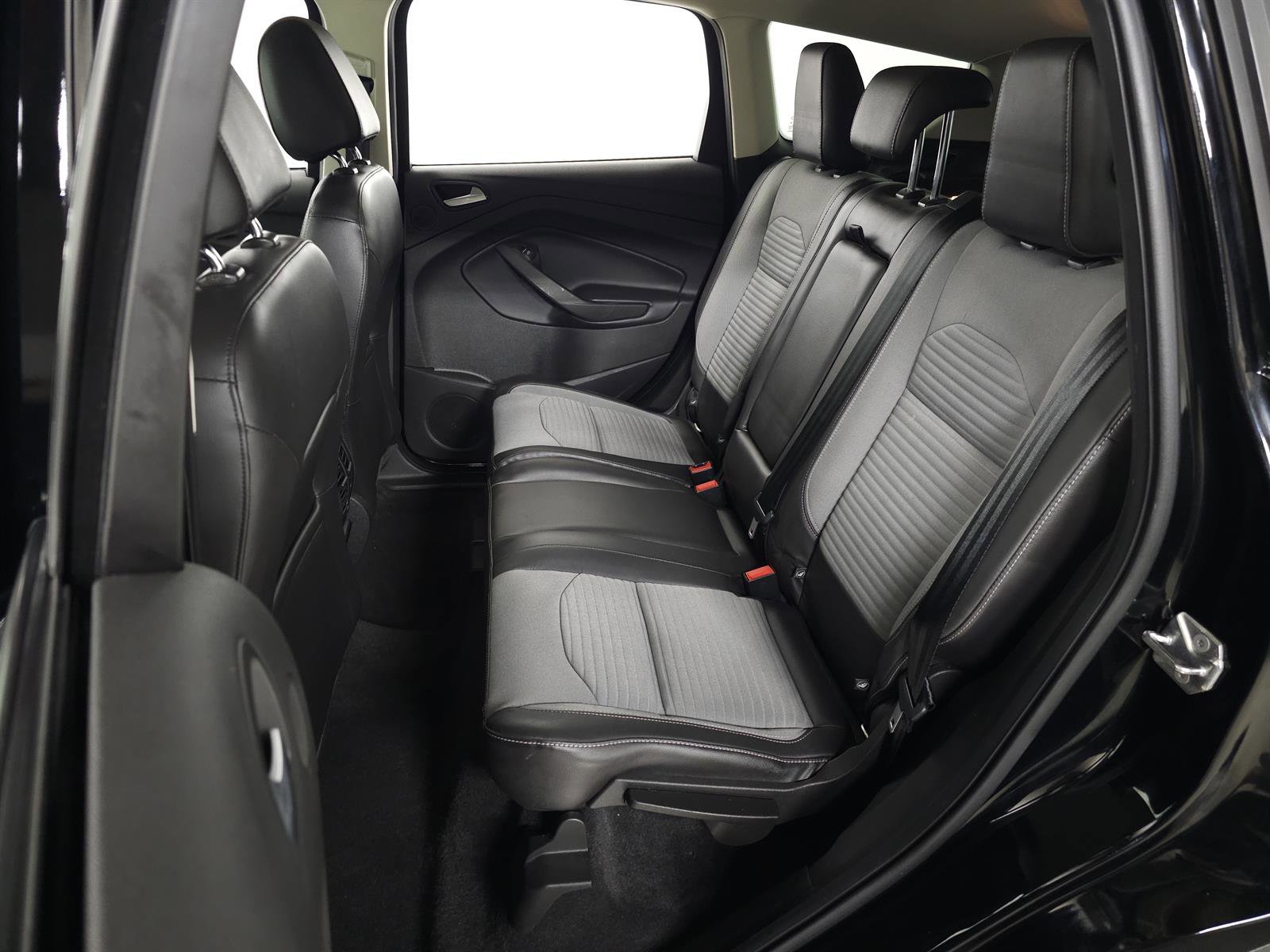 Used 2017 Ford Escape Titanium AWD/4WD image 30