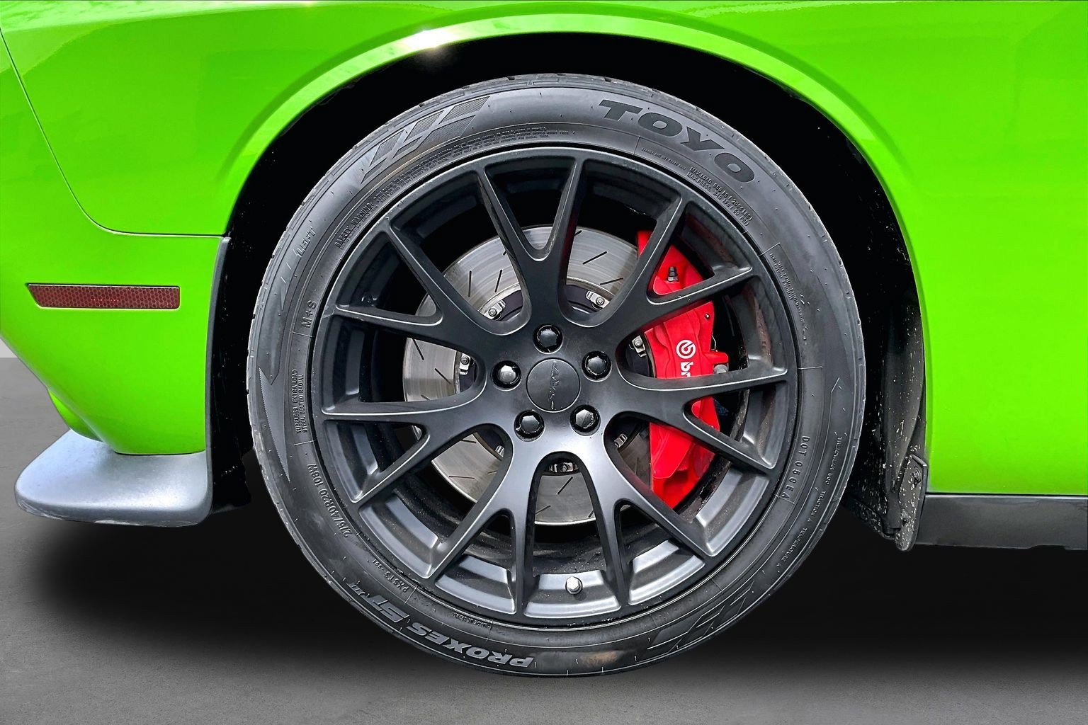 Used 2017 Dodge Challenger SRT w/ Technology Group RWD image 8