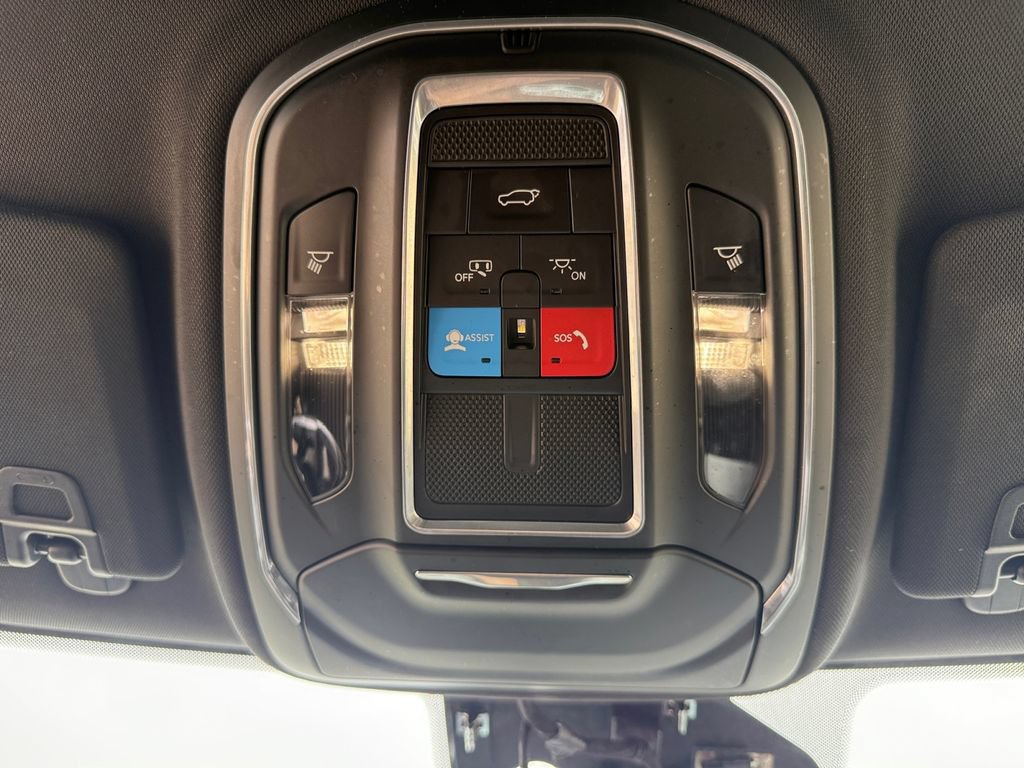 Used 2023 Jeep Grand Cherokee Altitude AWD/4WD image 49