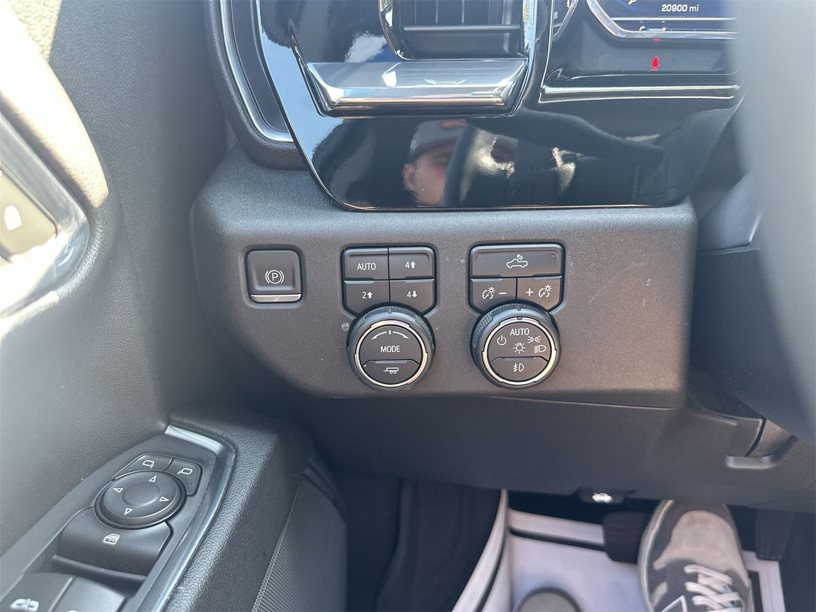 Certified 2023 Chevrolet Silverado 1500 RST w/ Redline Edition image 17