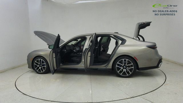 Used 2024 BMW i7 M70 w/ Executive Package image 73
