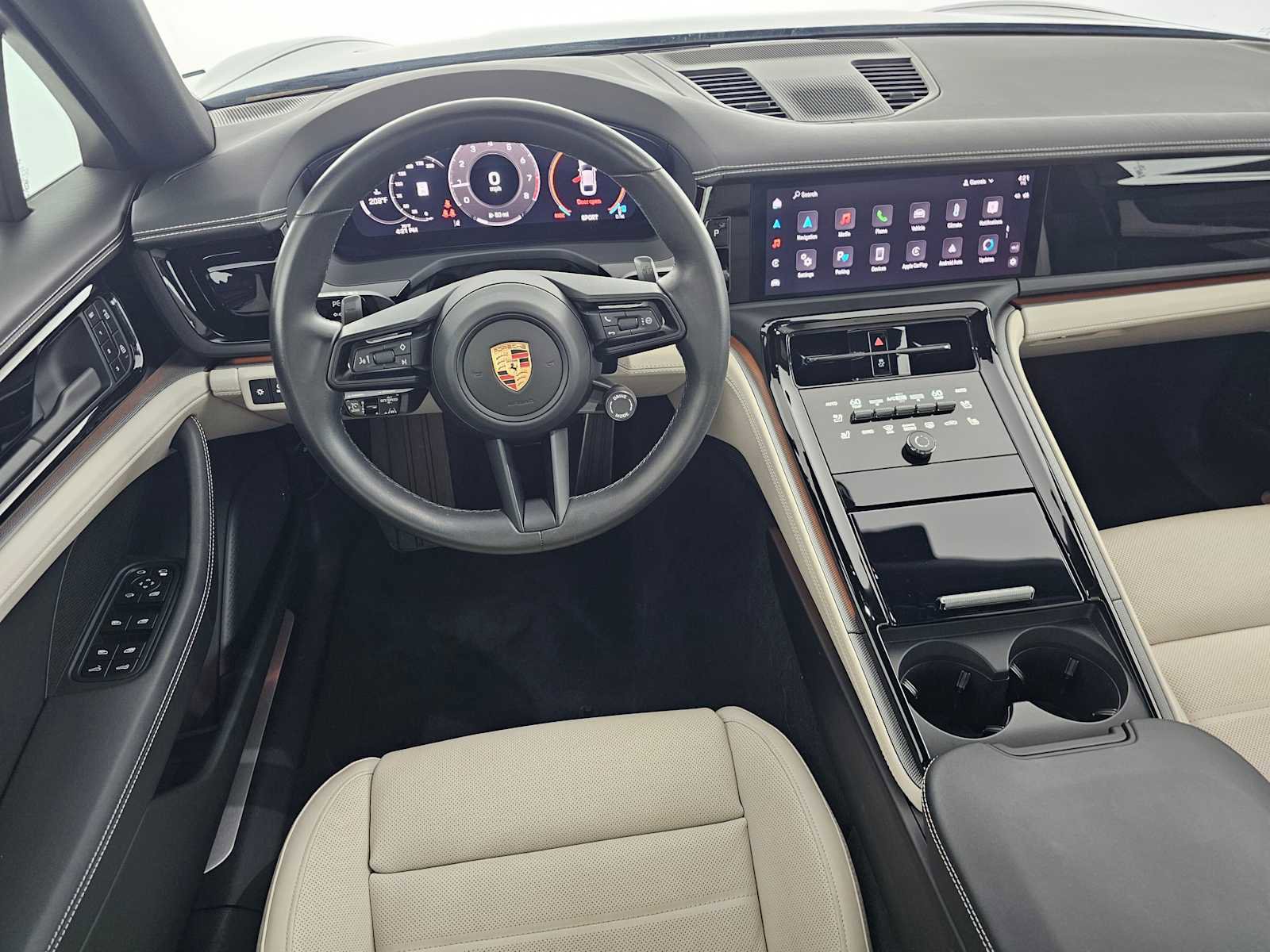 Used 2024 Porsche Panamera 4 image 35